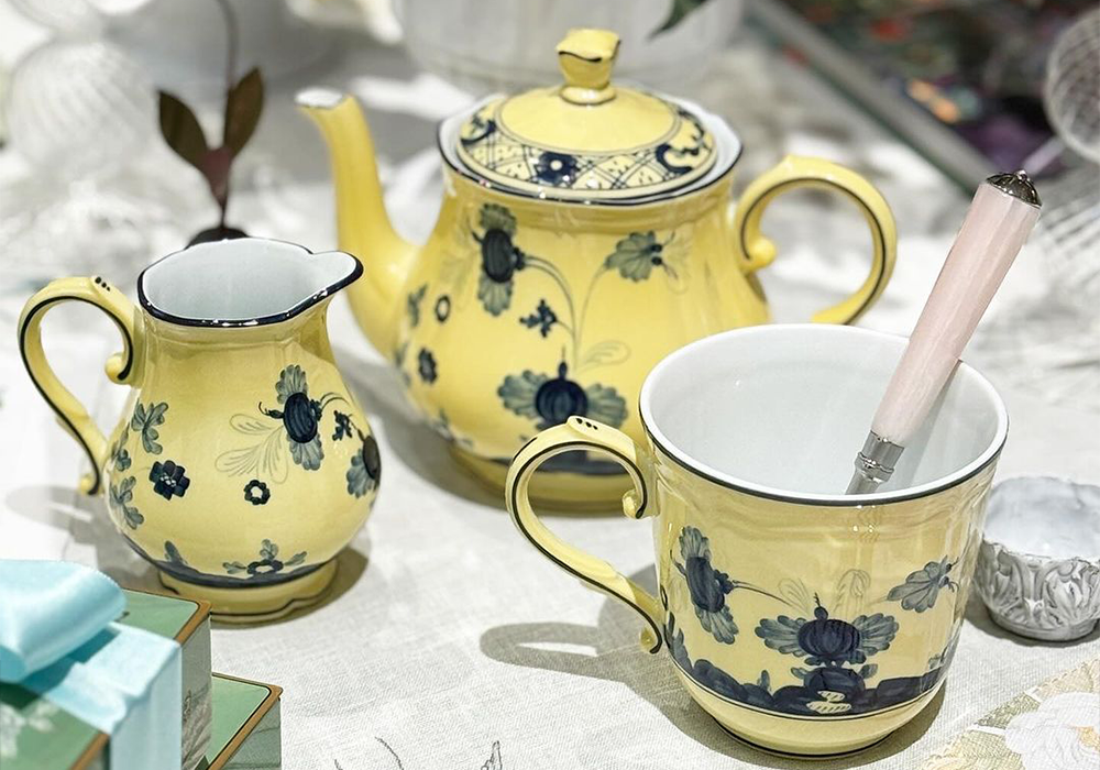 Pitchers & Teapot