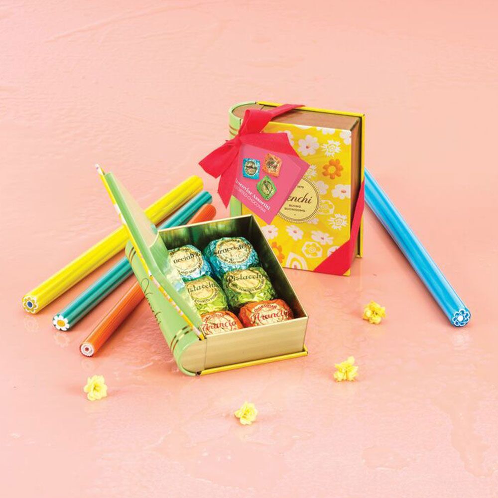 Valerio Schettini様 リクエスト 5点 まとめ商品 Venchi Spring Mini Book with Assorted Chocolates