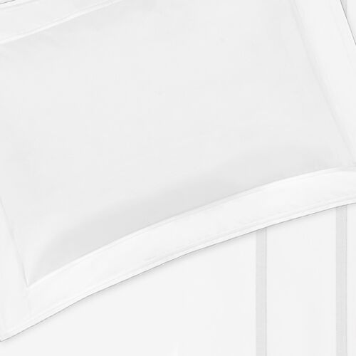 Matouk Ansonia White Bed Collection