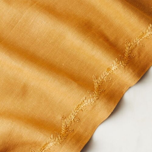 Henry Handwork Prism Vine Curry Tablecloth