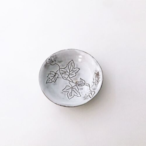 Setsuko Ivy Leaf Saucer