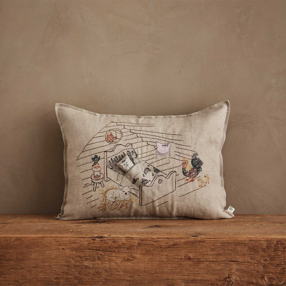 M　CORAL&TUSK institcs Fancy Flight Pillow | Coral & Tusk